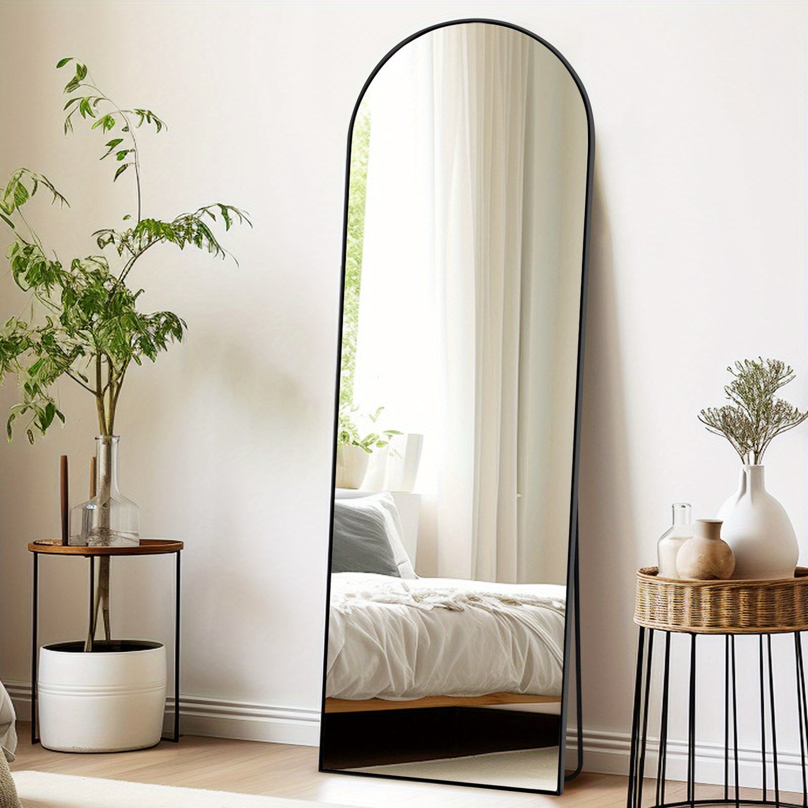 Miroir Arqué en Pied – Cadre Aluminium