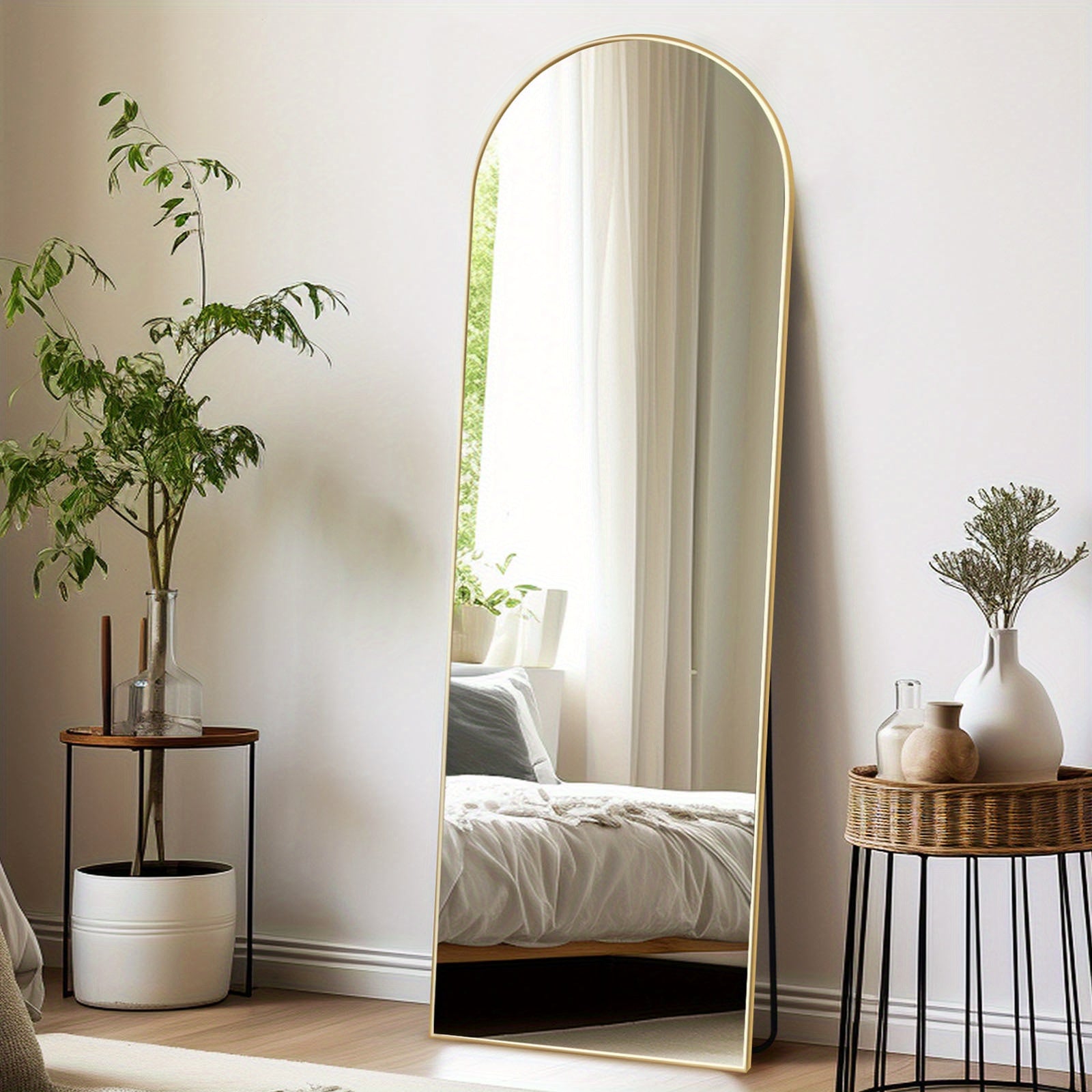 Miroir Arqué en Pied – Cadre Aluminium