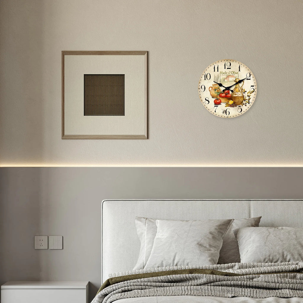 Horloge Murale en Bois Rétro – Motif Olive et Tomate Provence