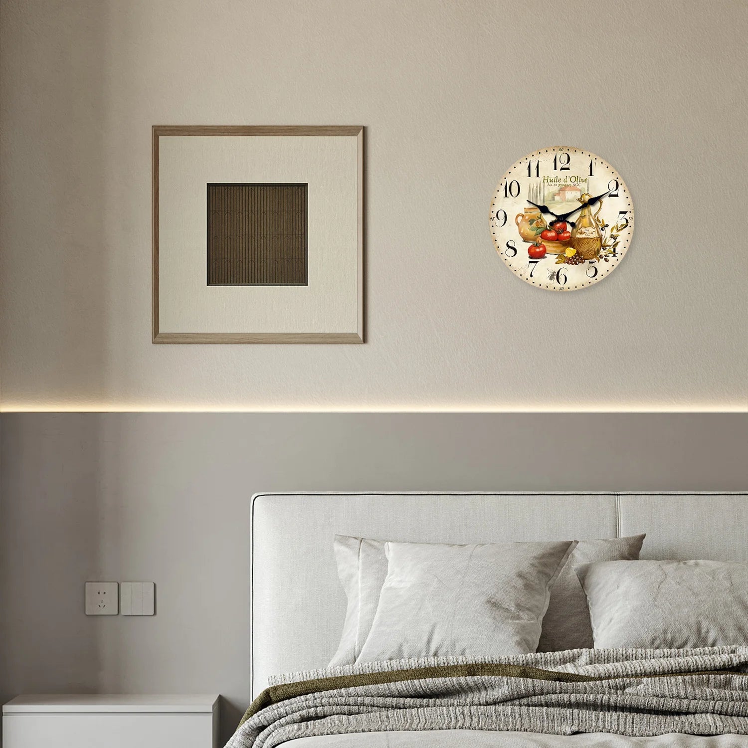 Horloge Murale en Bois Rétro – Motif Olive et Tomate Provence